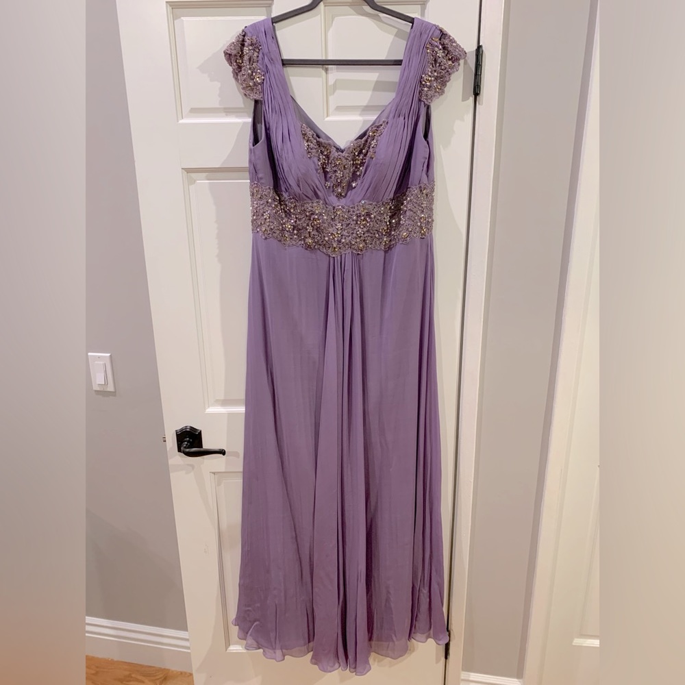 Montage by Mon Cheri Stunning Lavender Beaded Silk Formal/ Evening Gaun